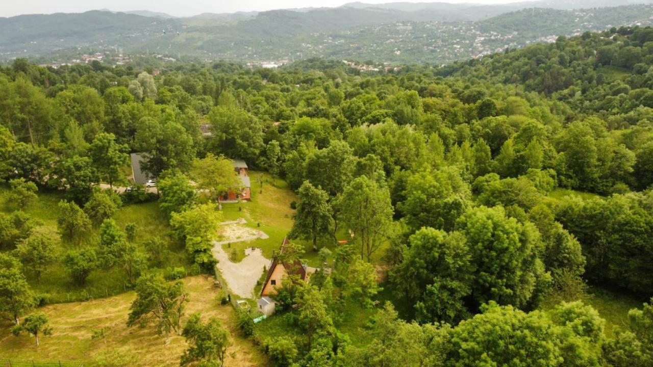 فيلا Casutele Din Poienita كومارنيك المظهر الخارجي الصورة